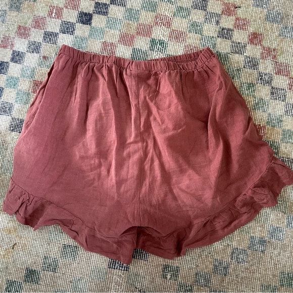 *SOLD* Peplum Co Cara Ruffle Shorts - Picture 2 of 5